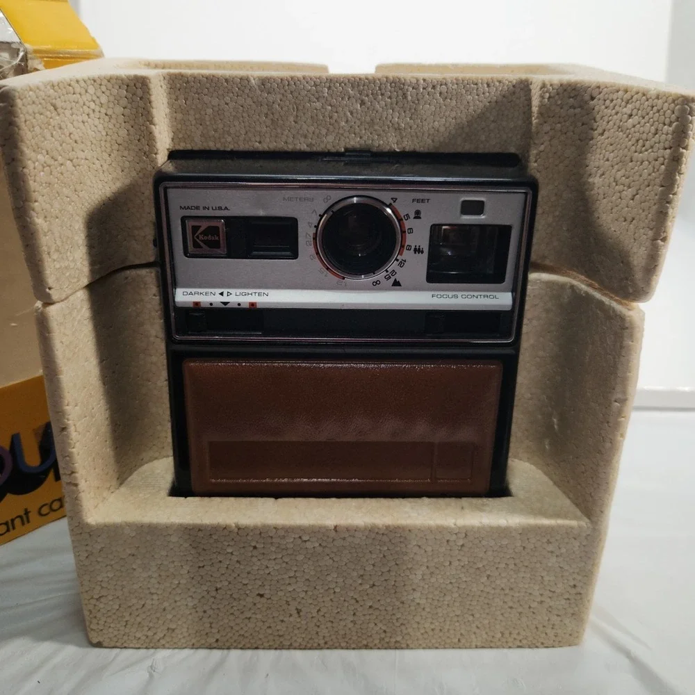 Vintage 1978‎ Kodak Colorburst 100 Instant Camera w/ Box and Manual